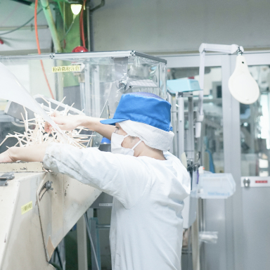 製造オペレーターの仕事の様子